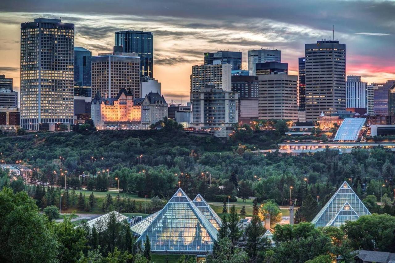 אדמונטון One Bedroom Condo Near Whyte Ave Close To University מראה חיצוני תמונה