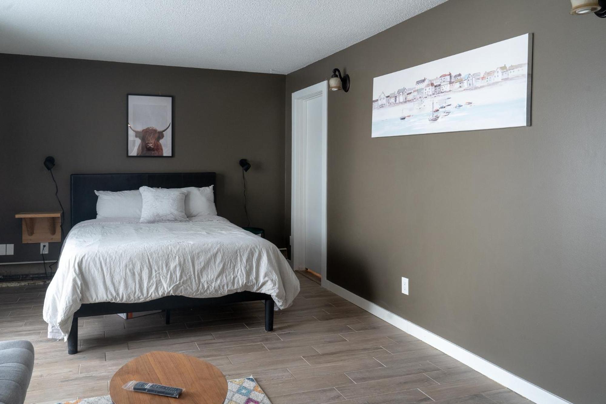 אדמונטון One Bedroom Condo Near Whyte Ave Close To University מראה חיצוני תמונה