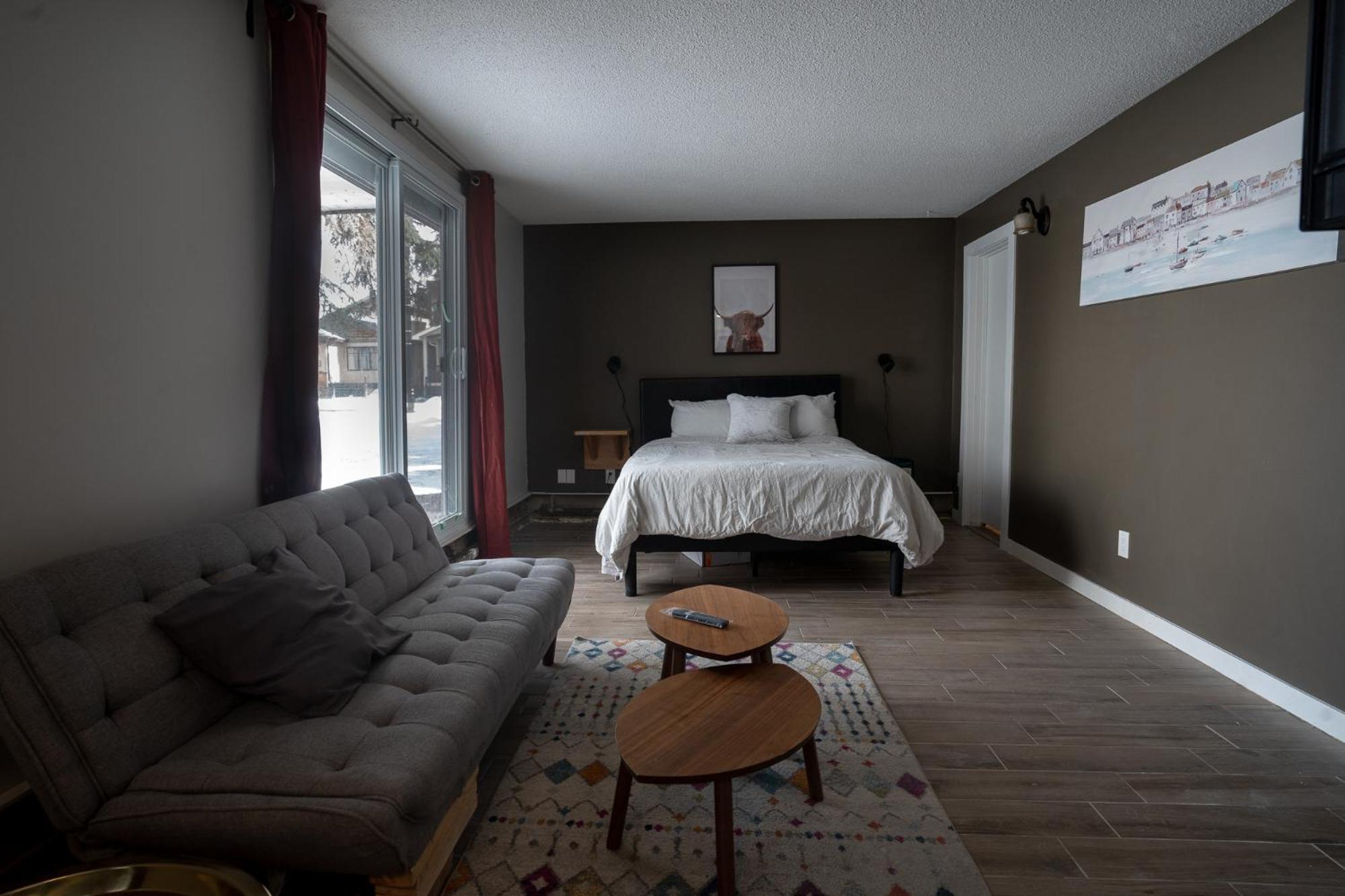 אדמונטון One Bedroom Condo Near Whyte Ave Close To University מראה חיצוני תמונה